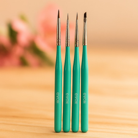PINCEL UÑAS 4 PZAS EVOK(A019-NB82)